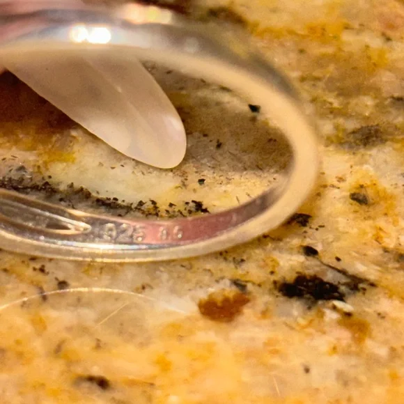 Elegant Silver Diamond Ring Set - Picture 4 of 9